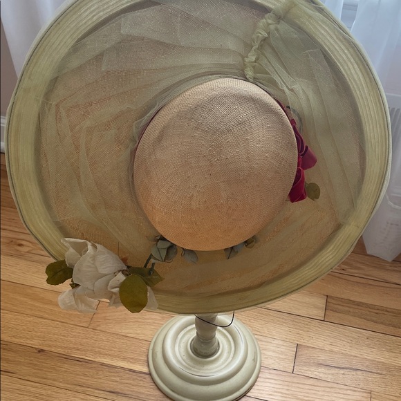 VINTAGE 1910’s straw hat with rose and yellow tulle red velvet Accents - Picture 11 of 13